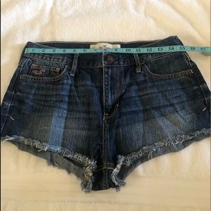 Hollister B👀ty Shorts! Size 9.